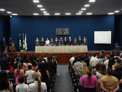 Foto da Notícia: OAB-MT realiza a entrega de certidões para estagiários, advogadas e advogados