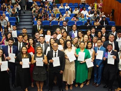 Foto da Notícia: OAB-MT realiza solenidade de entrega de certidões para estagiários e advogados